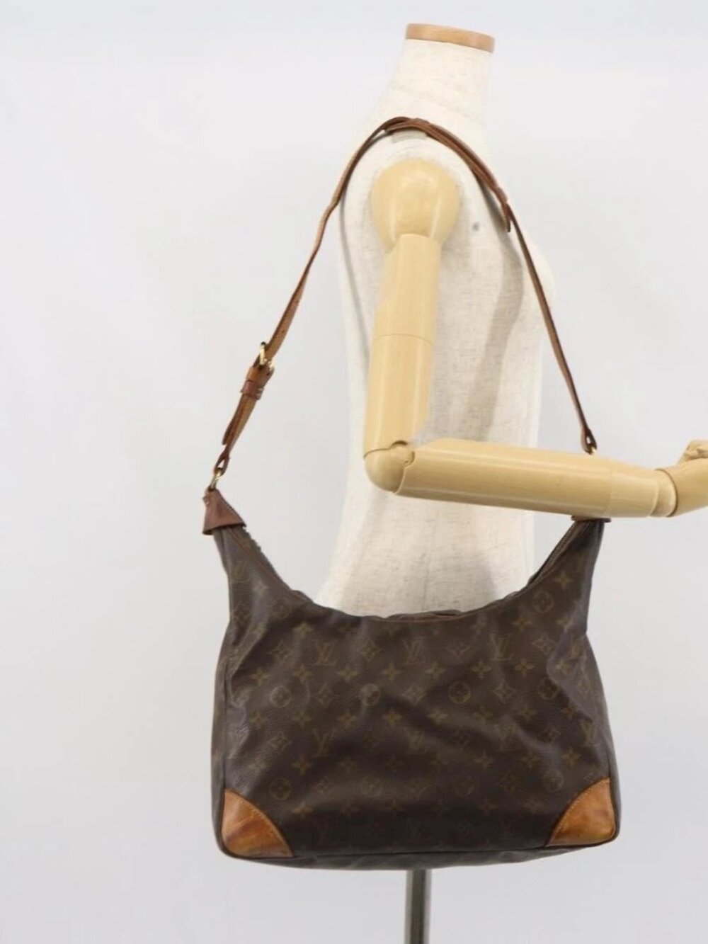 LOUIS VUITTON Monogram Boulogne 35 Shoulder Bag